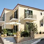 To Kastro Apartmanhotel