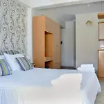 To Kastro Apartmanhotel 2*