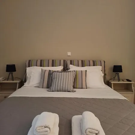 To Kastro Aparthotel