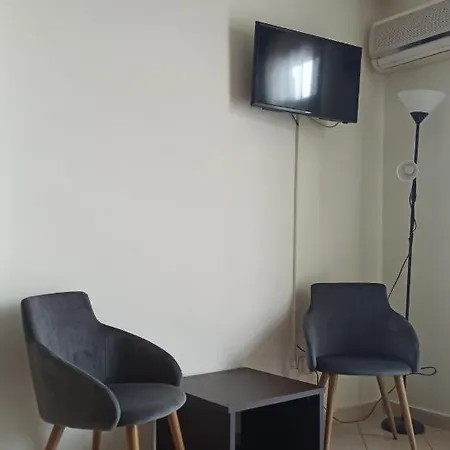 卡斯特罗公寓式酒店 皮洛斯