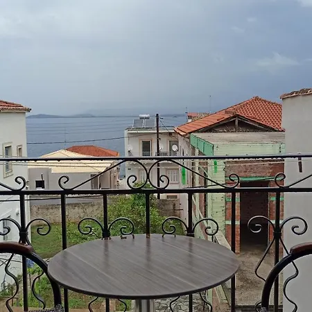 Lägenhetshotell To Kastro Pylos