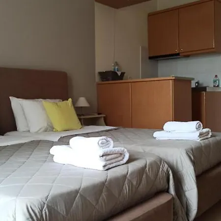 卡斯特罗公寓式酒店 皮洛斯