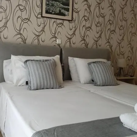 Lägenhetshotell To Kastro 2*