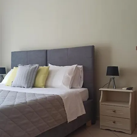 To Kastro Aparthotel