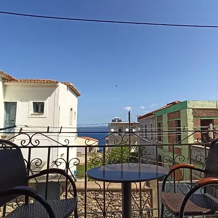 To Kastro Apart-hotel