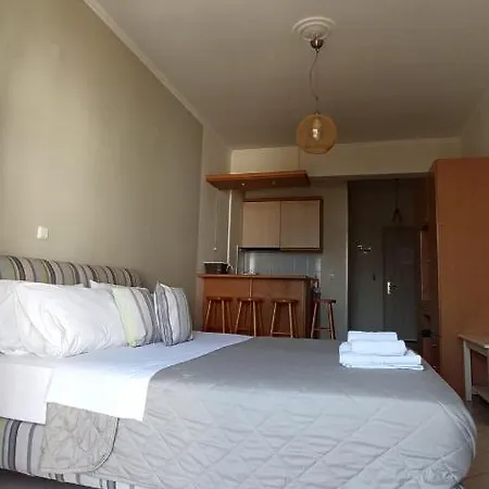 To Kastro Aparthotel