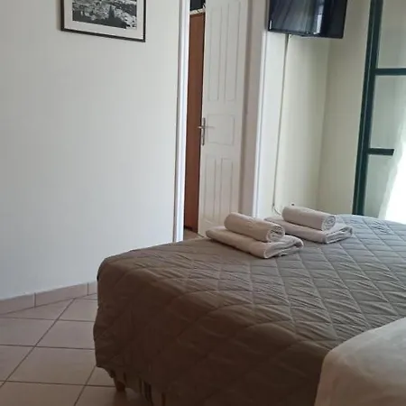 Lägenhetshotell To Kastro 2*