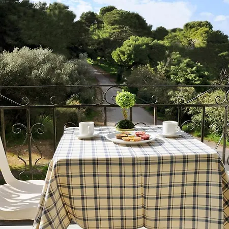 卡斯特罗公寓式酒店 皮洛斯