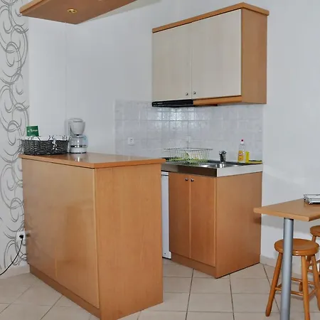 卡斯特罗公寓式酒店 皮洛斯