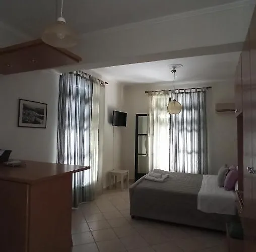 Apart-hotel To Kastro