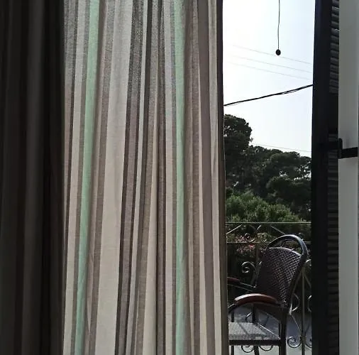 To Kastro Aparthotel