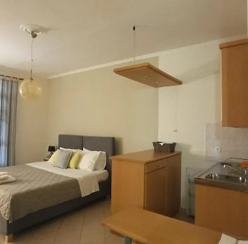 To Kastro Aparthotel 2*