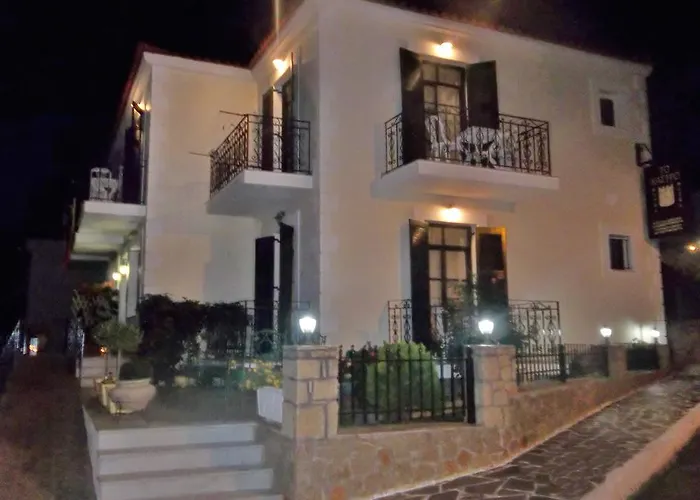 Apart-hotel To Kastro