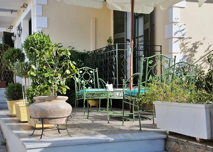 卡斯特罗公寓式酒店 2* 皮洛斯